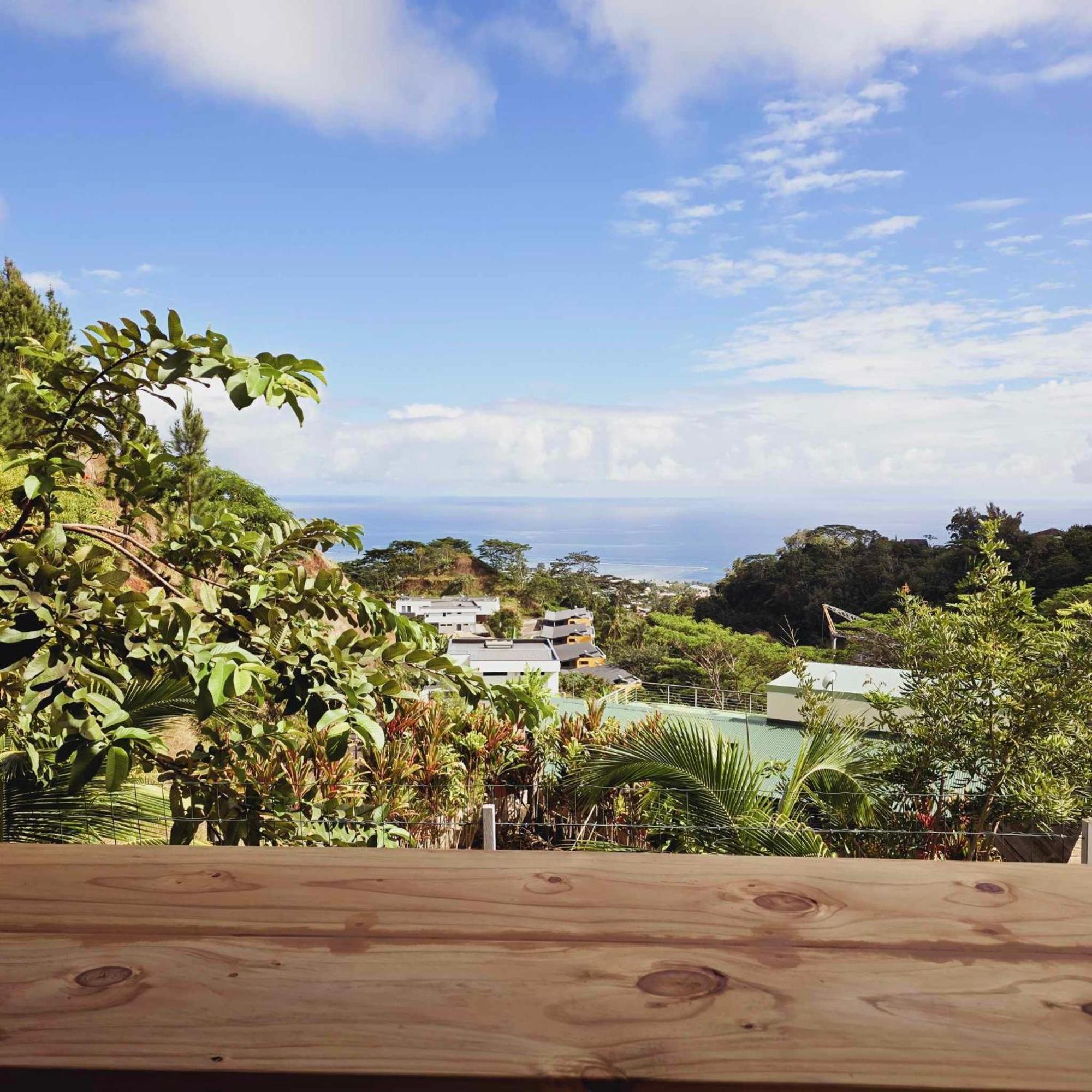 Fare Toahana, Accommodation With A Ocean View Faaa Eksteriør billede