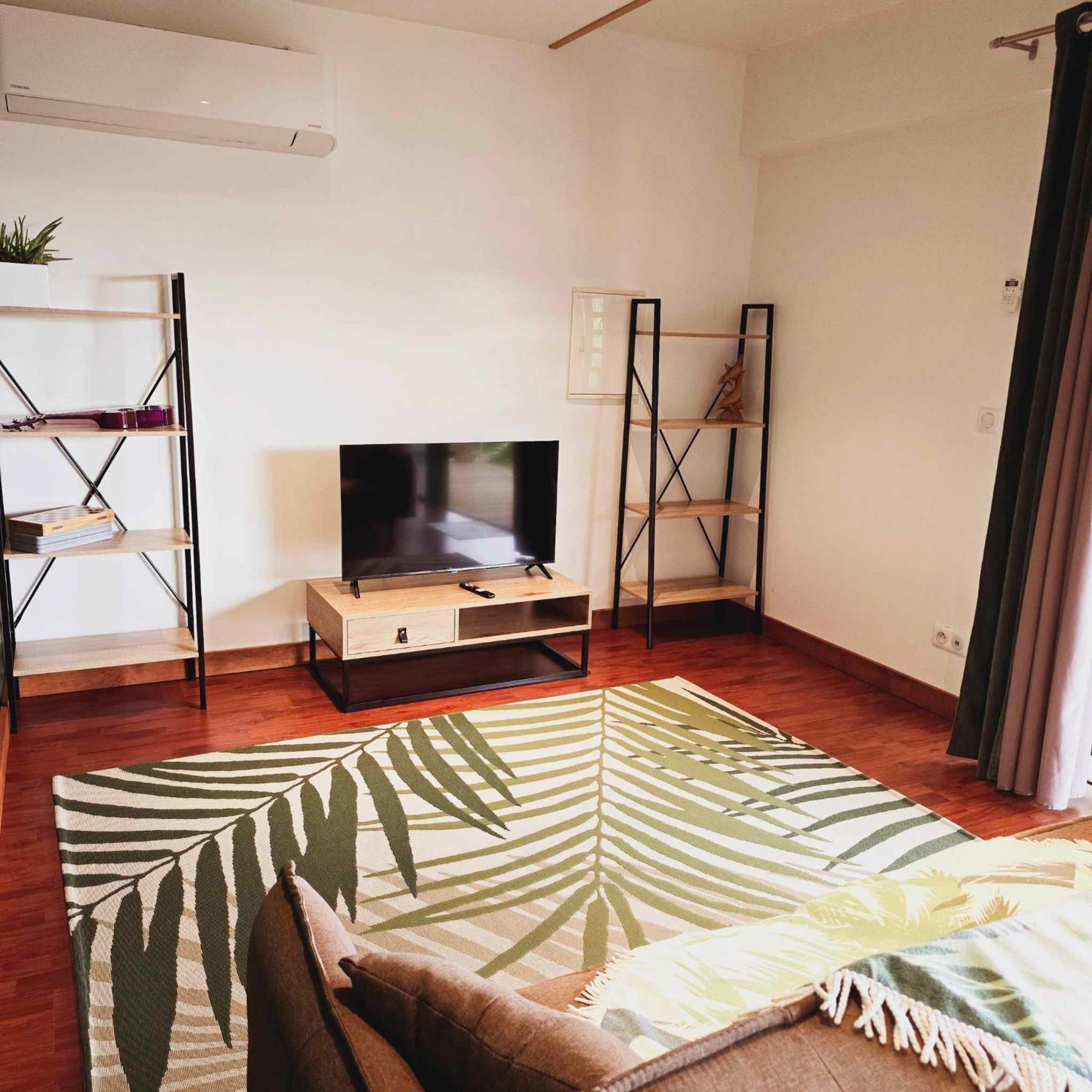 Fare Toahana, Accommodation With A Ocean View Faaa Eksteriør billede
