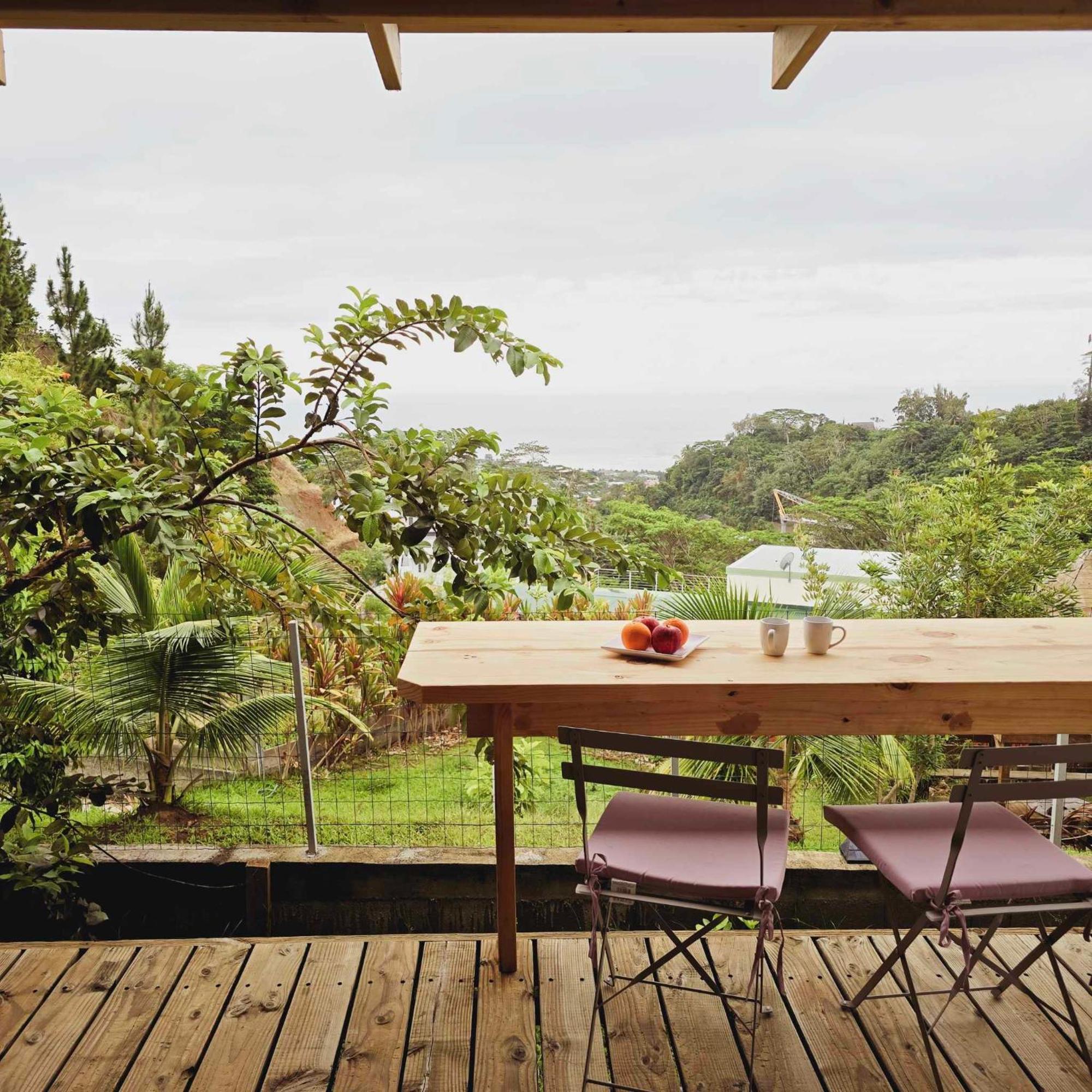 Fare Toahana, Accommodation With A Ocean View Faaa Eksteriør billede